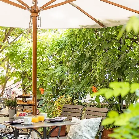 Bio-hotel Orange מלון